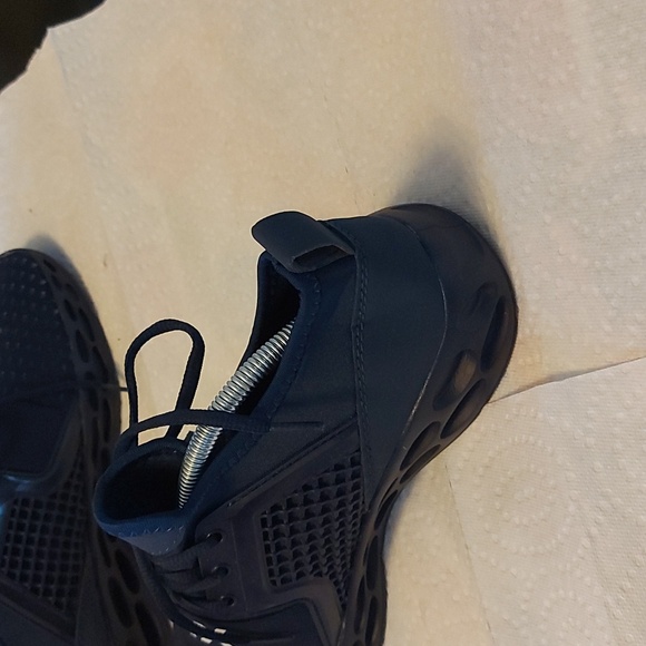 - Men's shoes - Picture 7 of 10